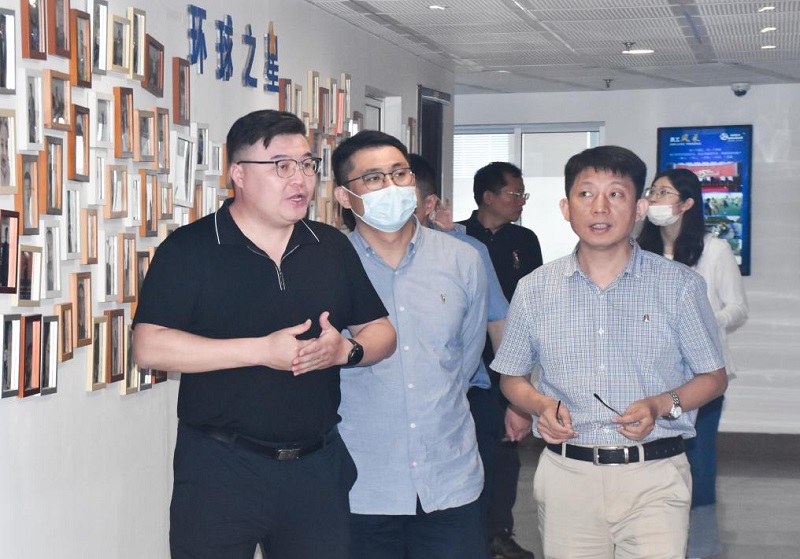 山東省新型智慧城市發(fā)展促進(jìn)會專家蒞臨環(huán)球軟件實(shí)地調(diào)研圖二